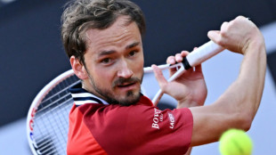 Medvedev battles past Medjedovic and into Rome last 16
