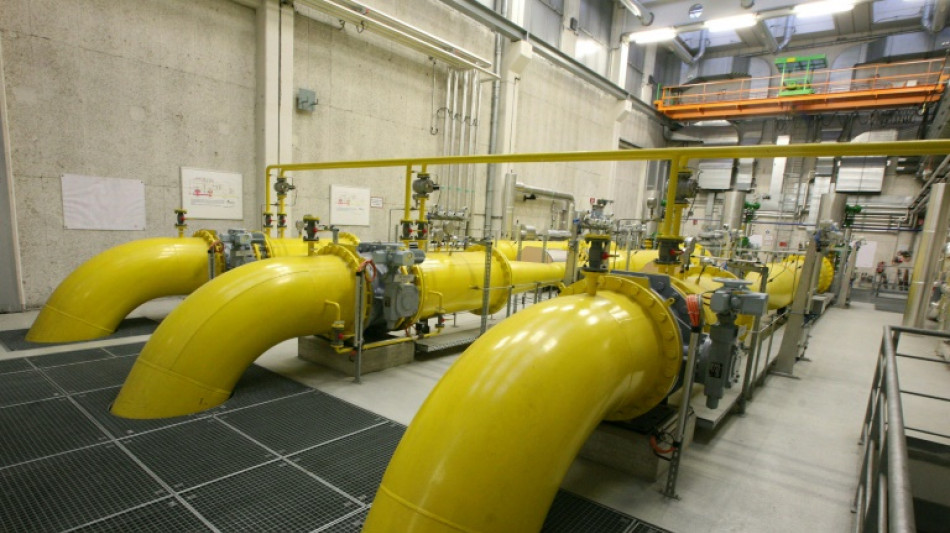 La crisis de Ucrania permite al petr&oacute;leo seguir firme