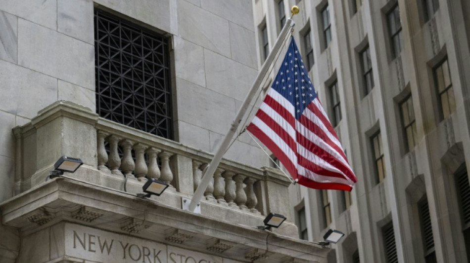 Wall Street &eacute;volue en ordre dispers&eacute; en position d'attente