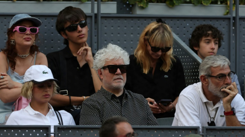 Almod&oacute;var presenta su corto gay y w&eacute;stern en Cannes