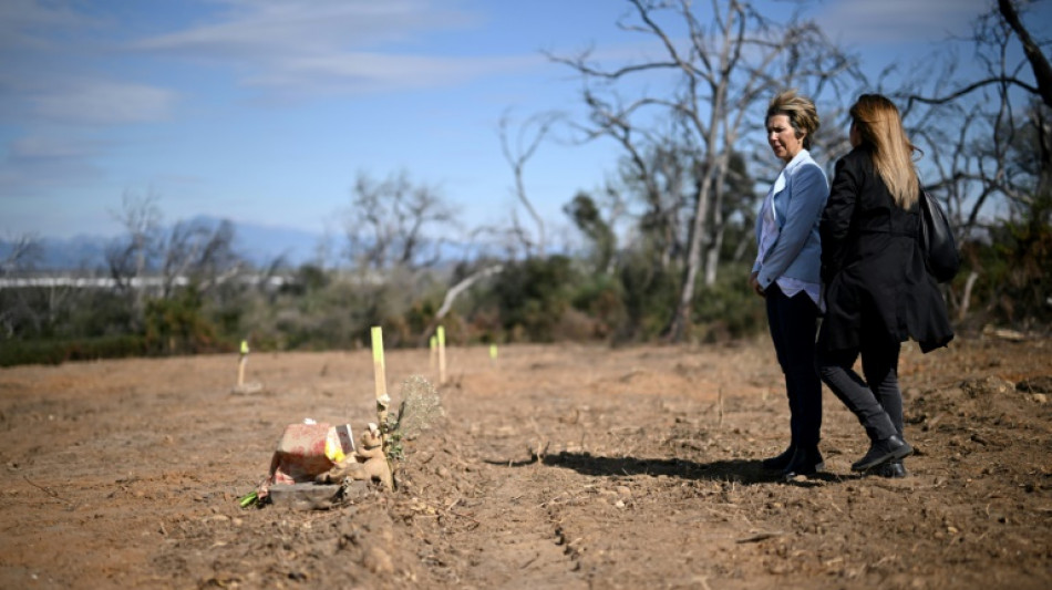 B&uacute;squeda en cementerio franc&eacute;s exhuma el dolor de hijos de auxiliares militares argelinos