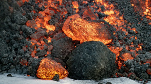 Des randonneurs mal &eacute;quip&eacute;s &agrave; l'assaut de l'Etna pour faire des selfies