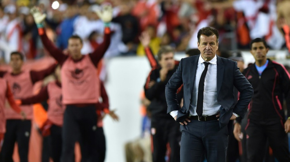 El exseleccionador Dunga sufre un accidente de autom&oacute;vil en Brasil