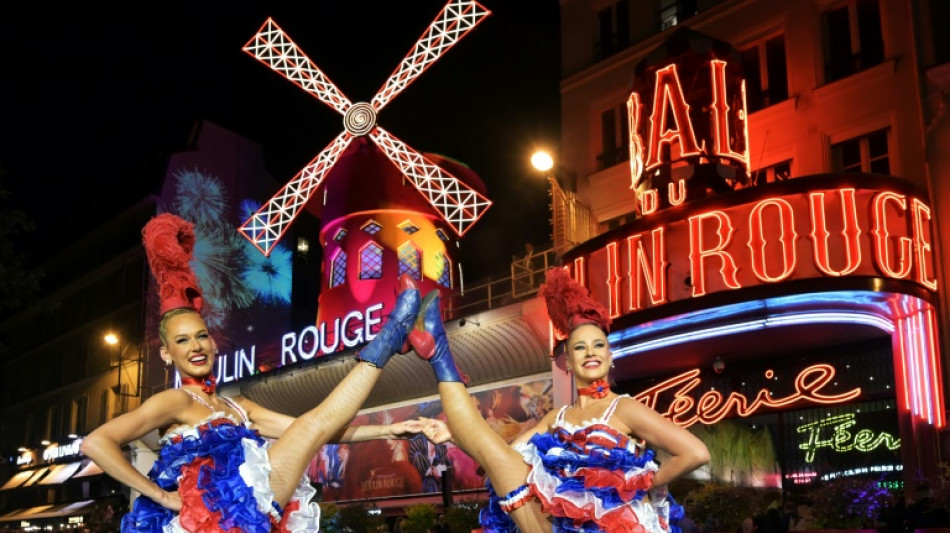 À Paris, les ailes du Moulin Rouge vont tourner de nouveau
