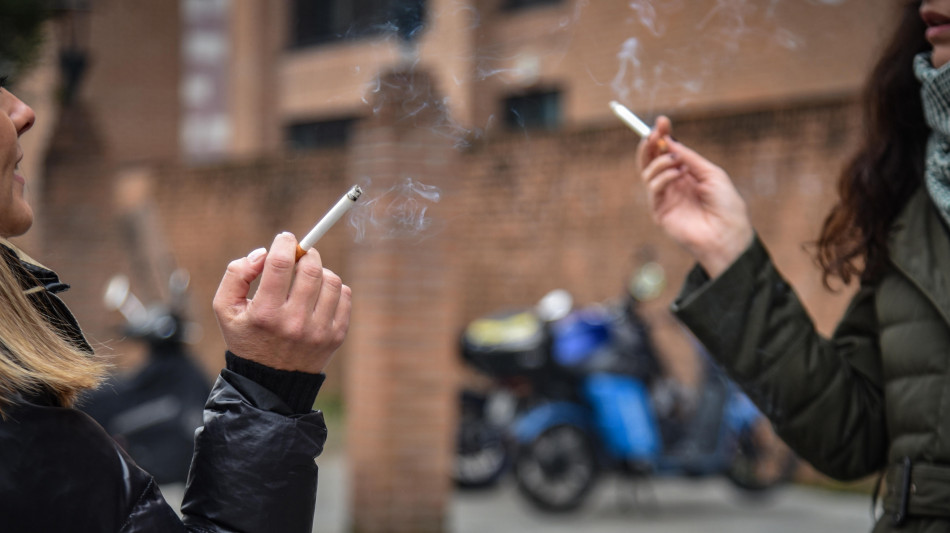 Tra ipotesi per bilancio Ue spunta l'aumento delle sigarette