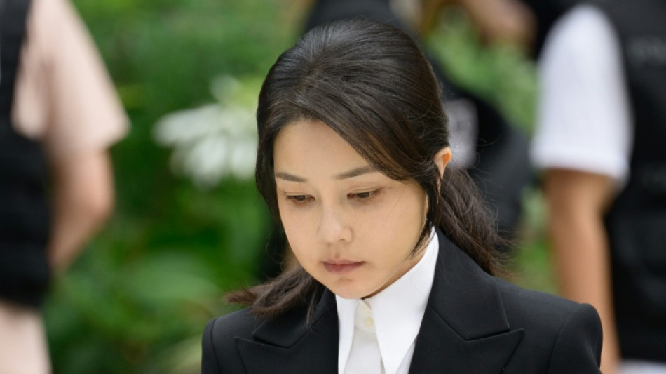 S&uuml;dkoreas Staatsanwaltschaft beantragt Haftbefehl gegen ehemalige First Lady Kim