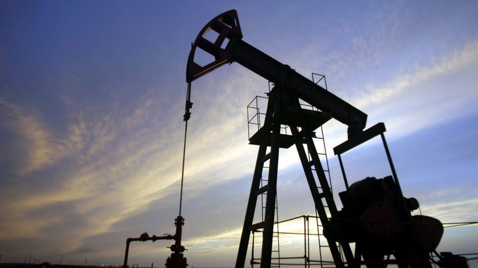 Amnesty, 2 miliardi di persone a rischio per i pozzi petroliferi