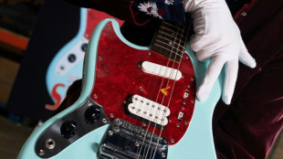Guitarra de &uacute;ltima gira de Kurt Cobain subastada en 1,5 millones de d&oacute;lares