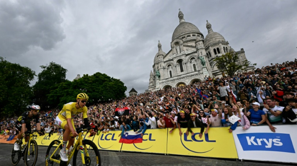 Tour de France: à Montmartre, la mythique rue Lepic en ébullition avant la montée du peloton