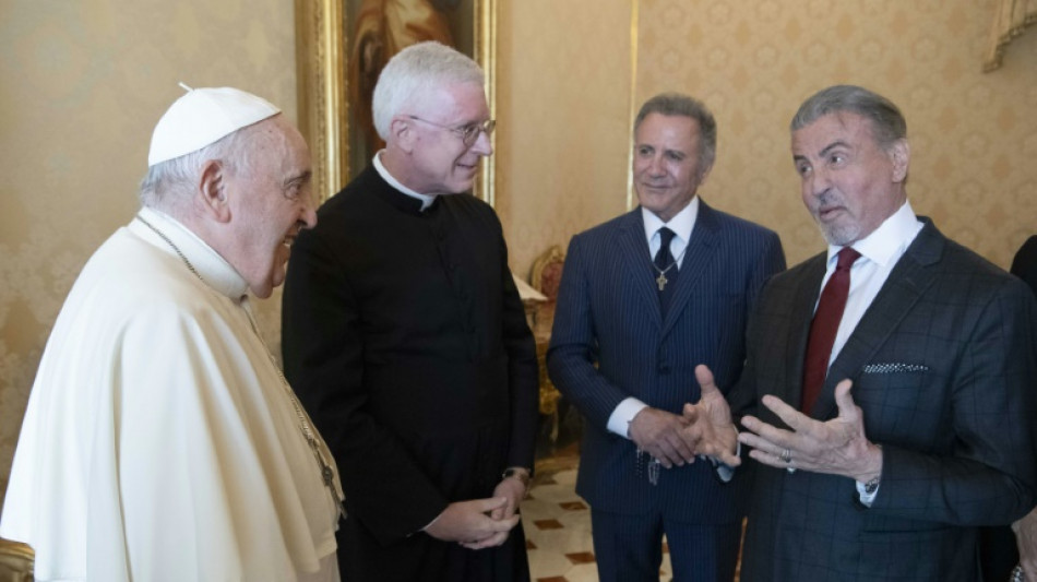 Sylvester Stallone t&auml;uscht Faustkampf mit Papst Franziskus an