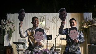 Una pareja de homosexuales chinos hace realidad en Tailandia el sue&ntilde;o de casarse
