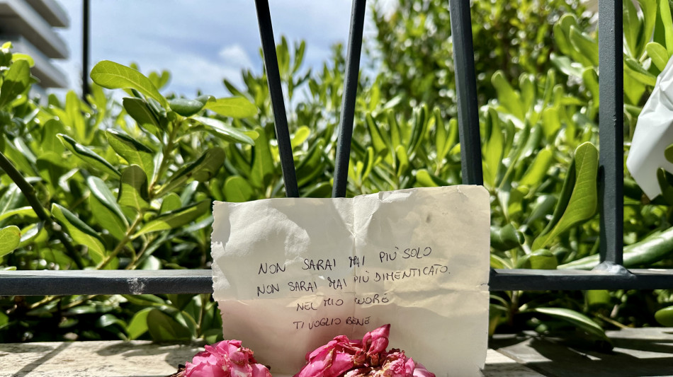 La nonna di Thomas, 'non si pu&ograve; uccidere un ragazzino cos&igrave;'