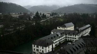 Filha de premi&ecirc; franc&ecirc;s diz que sofreu viol&ecirc;ncia de congrega&ccedil;&atilde;o cat&oacute;lica