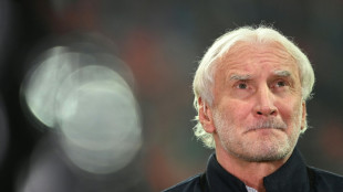 DFB-Sportchef: V&ouml;ller h&auml;lt sich noch bedeckt