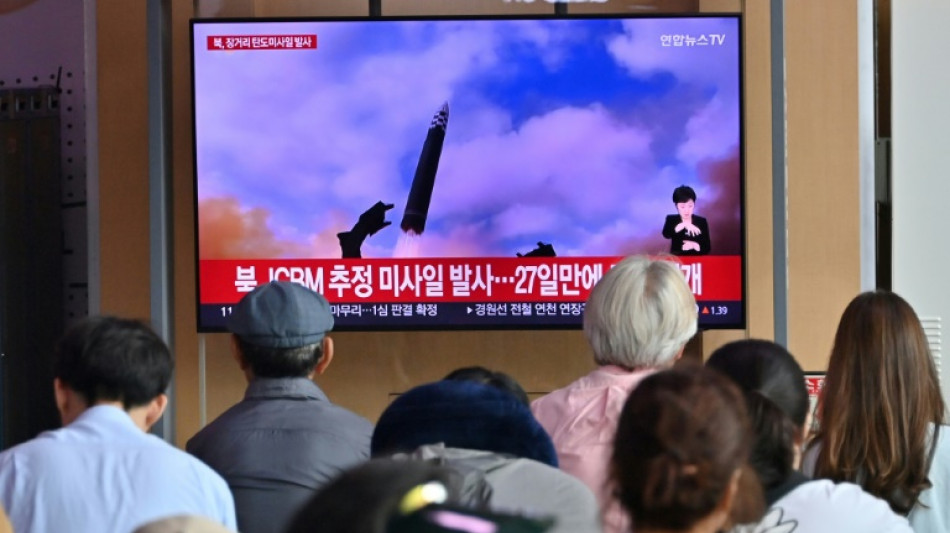 Coreia do Norte dispara m&iacute;ssil bal&iacute;stico de longo alcance