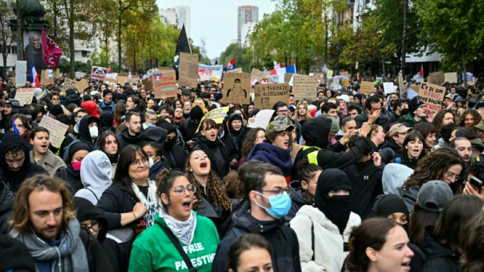 Crise sociale : des manifestations sous tr&egrave;s haute s&eacute;curit&eacute; et sans incident majeur