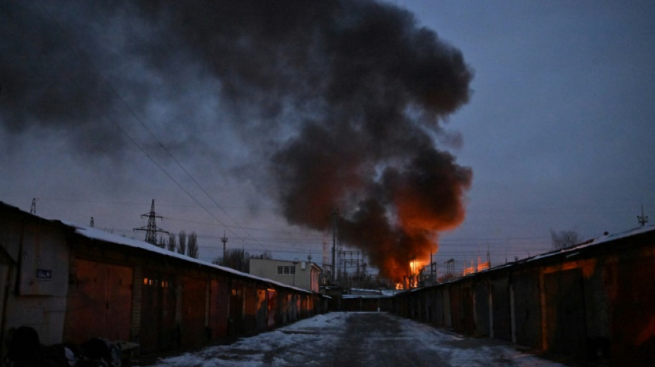 A Kiev, du yoga dans le noir pour tenir face &agrave; la guerre