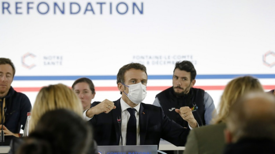 La gratuit&eacute; du pr&eacute;servatif en pharmacie &eacute;tendue aux mineurs, annonce Macron