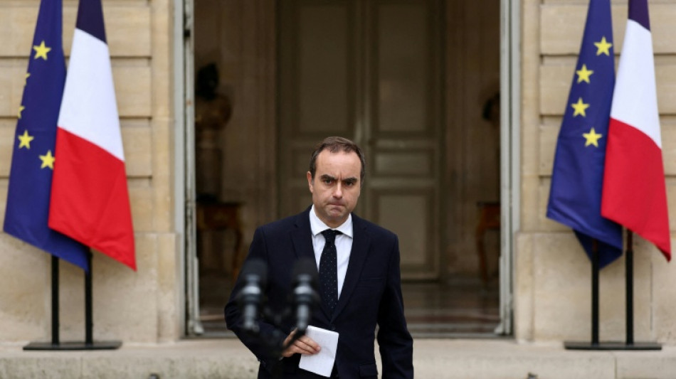 La dimisi&oacute;n de su primer ministro pone bajo presi&oacute;n a Macron en Francia
