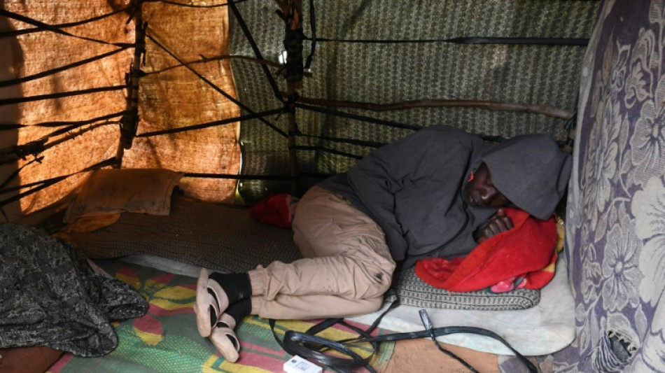 Miles de migrantes sobreviven en los campos de T&uacute;nez aferrados al sue&ntilde;o de llegar a Europa