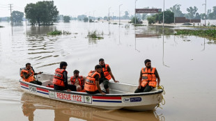 Inond&eacute;s et isol&eacute;s, au Pendjab pakistanais, les habitants dans l'attente des secours