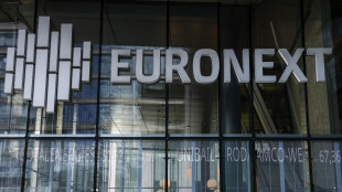 Borsa: Europa a due velocit&agrave; in chiusura, Parigi -0,35%, Londra +0,42%