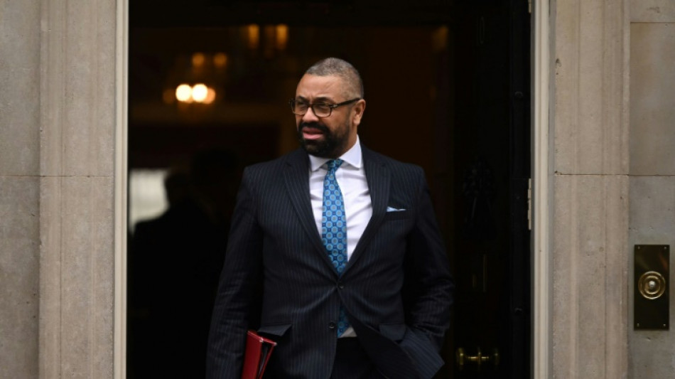 Reino Unido refor&ccedil;a san&ccedil;&otilde;es contra a Guarda Revolucion&aacute;ria iraniana