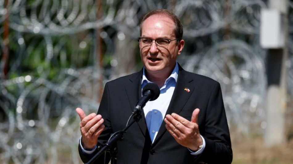 Dobrindt: 15.000 Zur&uuml;ckweisungen an Grenzen seit Start der Koalition