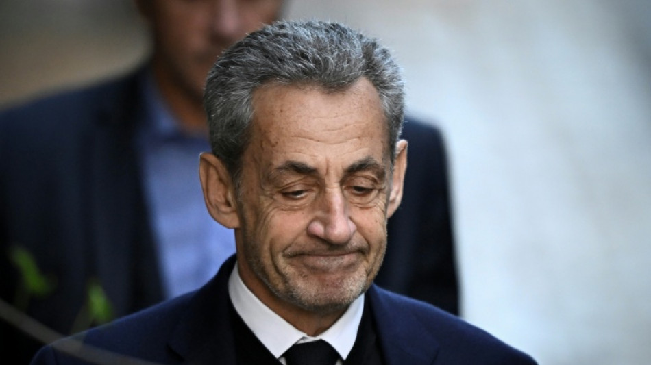 "Le journal d'un prisonnier": Sarkozy va publier un livre sur ses trois semaines de détention