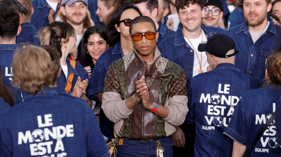 Vogue invita a la &eacute;lite del lujo y la moda en la Plaza Vend&ocirc;me de Par&iacute;s