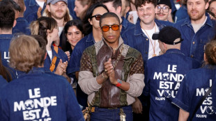 Vogue invita a la &eacute;lite del lujo y la moda en la Plaza Vend&ocirc;me de Par&iacute;s