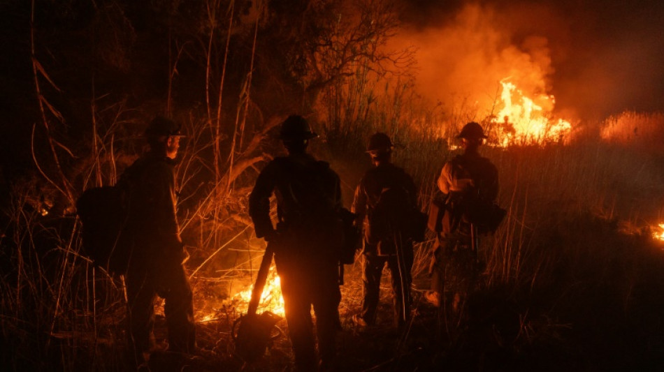 Los Angeles enfrenta peligro de nuevos incendios por fuertes vientos c&aacute;lidos