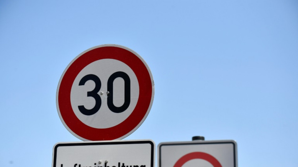 Gericht: Tempolimit mit "Luftreinhaltung"-Schild gilt auch f&uuml;r Elektroautos