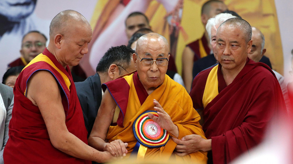 Dalai Lama festeggia i 90 anni definendosi 'semplice monaco'