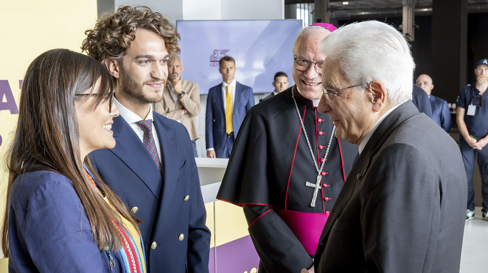 Mattarella, democrazia &egrave; non violare diritti minoranze