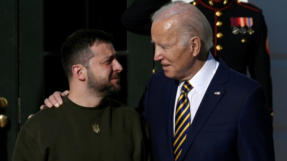 Zelensky &agrave; Washington, Biden promet son aide "aussi longtemps qu'il le faudra"