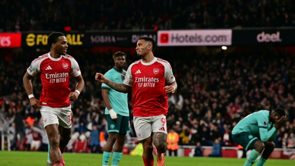 Gabriel Jesus brilha em vitória ao líder Arsenal; Liverpool vence e alivia crise