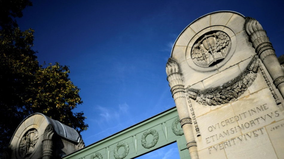 Fran&ccedil;oise Hardy: le temps des adieux lors d'une c&eacute;r&eacute;monie &agrave; Paris