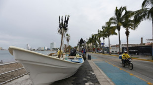 Hurac&aacute;n Orlene se debilita rumbo a costas del Pac&iacute;fico mexicano