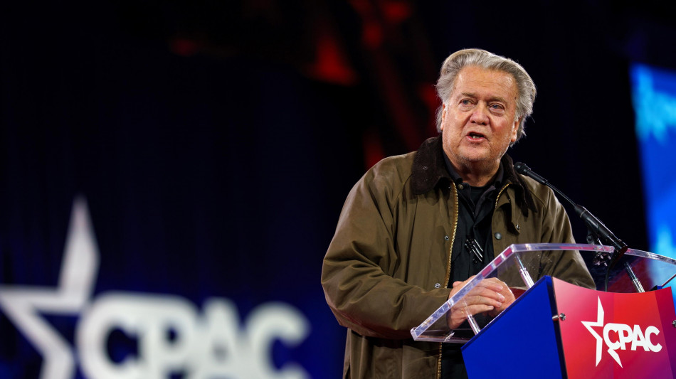 Bannon critica invio armi a Kiev, 'è una guerra europea'