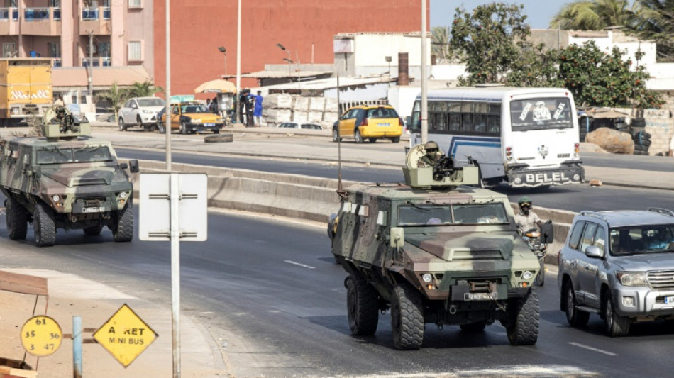 S&eacute;n&eacute;gal: le pouvoir d&eacute;ploie des forces arm&eacute;es dans Dakar