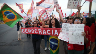 Brazil's left rallies as Lula closes gap before runoff