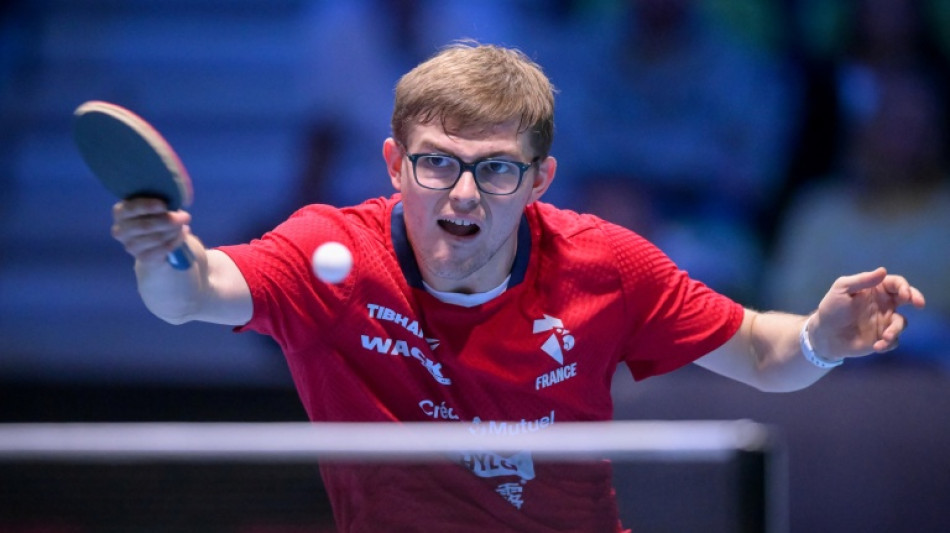 Tennis de table: Alexis Lebrun sorti, Prithika Pavade et F&eacute;lix Lebrun sourient