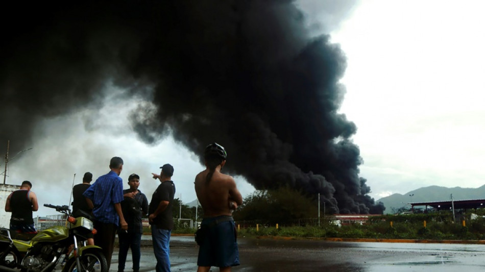 Venezuela: la foudre d&eacute;clenche un incendie dans une raffinerie
