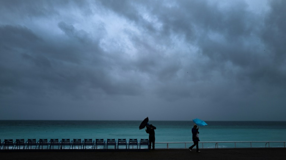Intemp&eacute;ries dans le Sud-Est: un automobiliste toujours port&eacute; disparu