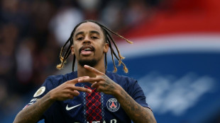 Ligue 1: le PSG domine Lens gr&acirc;ce &agrave; Barcola mais perd "Kvara"