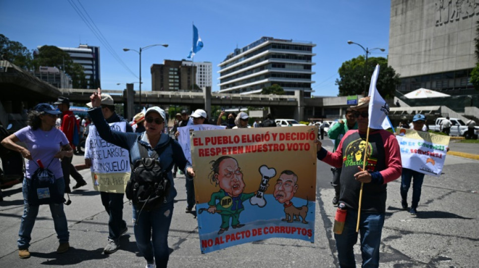 Manifestantes bloqueiam estradas na Guatemala para exigir ren&uacute;ncia da procuradora-geral