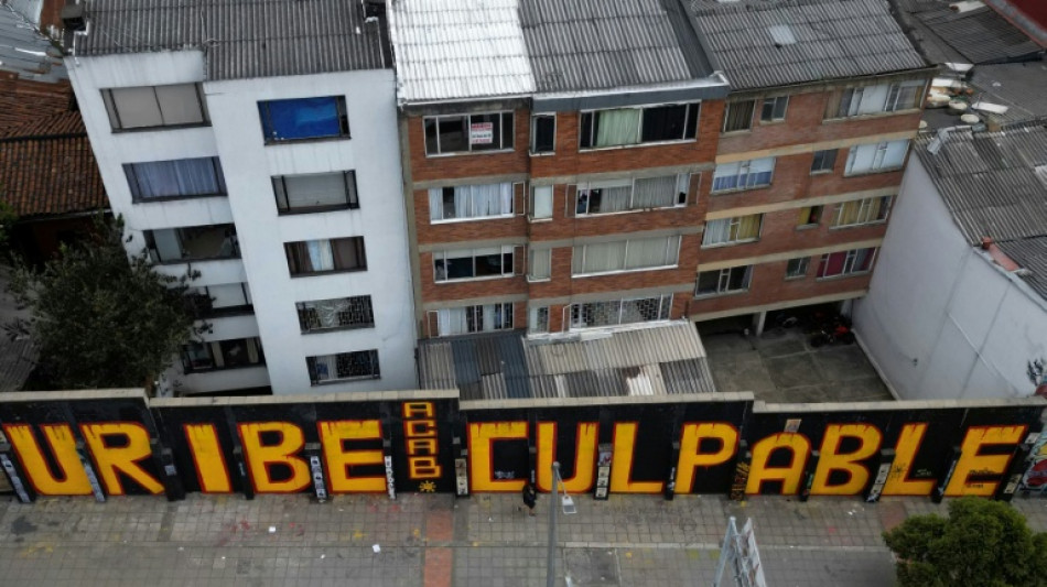 Ex-presidente condenado Uribe aguarda para saber pena na Col&ocirc;mbia