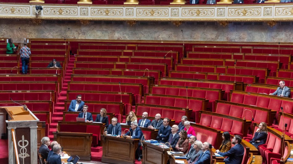 Francia, Lecornu mette la fiducia sulla manovra, nuove mozioni di sfiducia