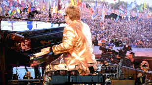 Elton John wirft Boulevardmedien vor Gericht "abscheuliche" Methoden vor